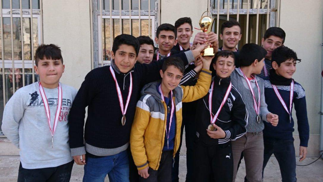 Fatih Sultan Mehmet Ortaokulu Öğrencilerinin  Sevindiren Başarısı
